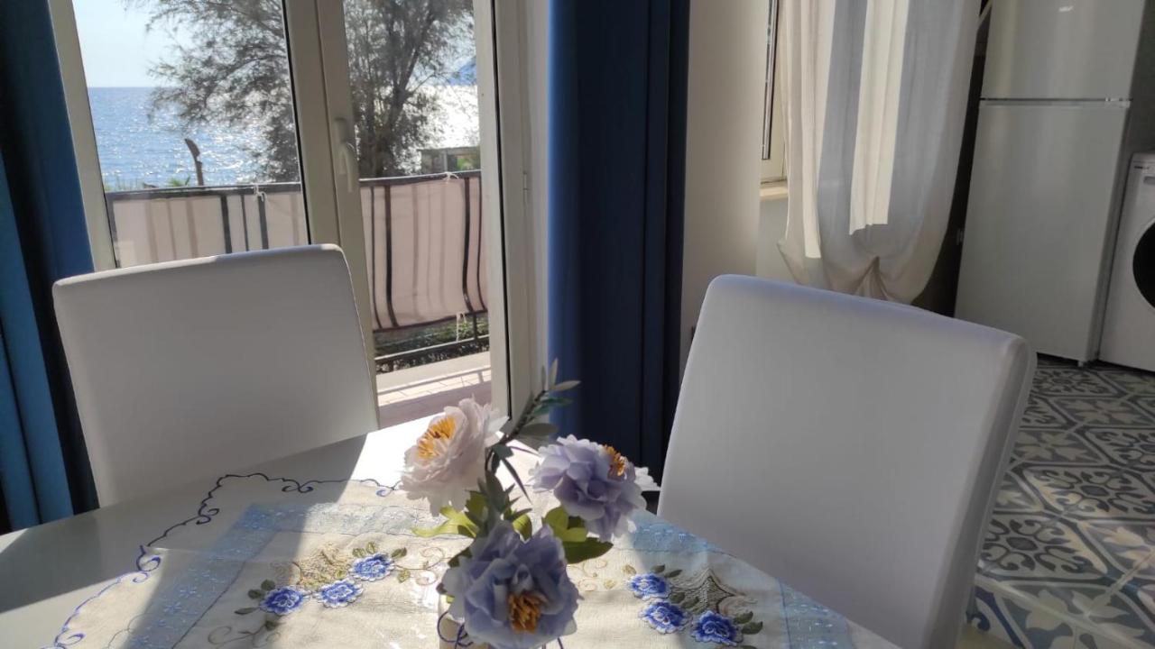 Appartement La Dimora Delle Sirene à Salernes Extérieur photo