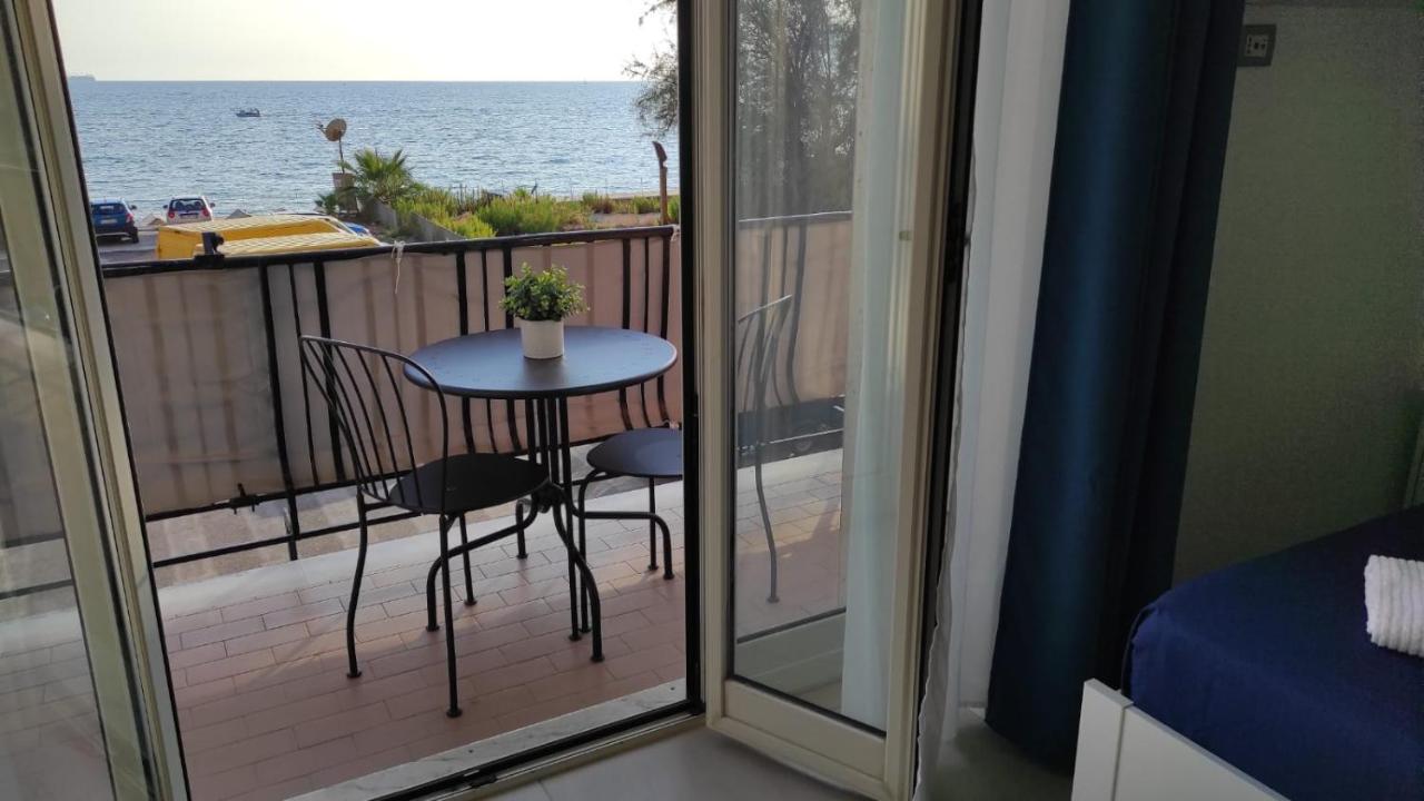 Appartement La Dimora Delle Sirene à Salernes Extérieur photo